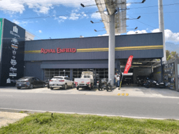 Fachada de Royal Enfield Las Torres