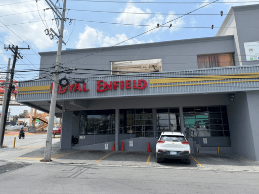 Fachada de Royal Enfield Cumbres
