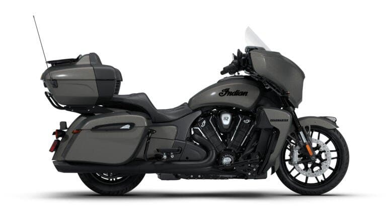 Roadmaster PowerPlus Dark Horse with 112 and PowerBand Audio