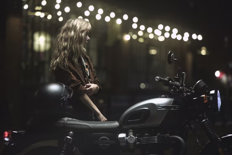 Triumph Bonneville T120 Black